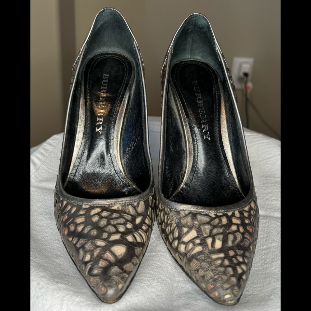 -*** SOLD***Burberry Metallic Laser Cut And Nova Check Pointed Toe Pumps